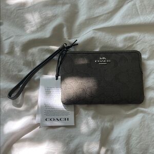 Corner Zip Wristlet In Signature Jacquard